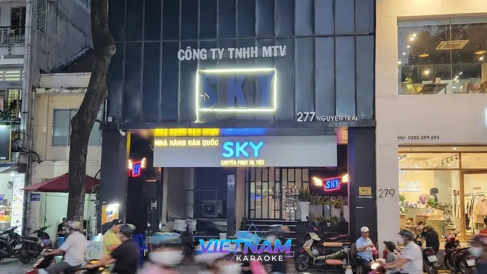 호치민 스카이 가라오케 건물 외관
